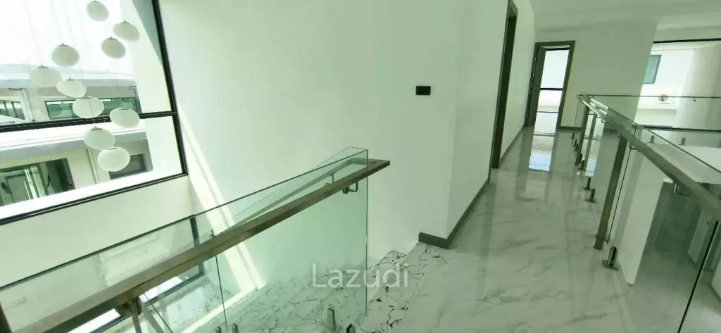 4  Bedroom 490 SQ.M. Luxury Privacy Villa In Pattaya