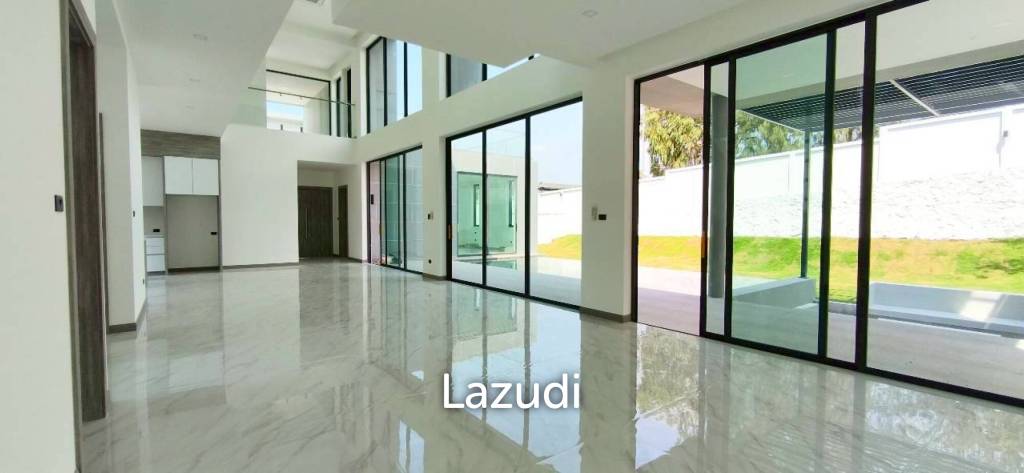 4  Bedroom 490 SQ.M. Luxury Privacy Villa In Pattaya