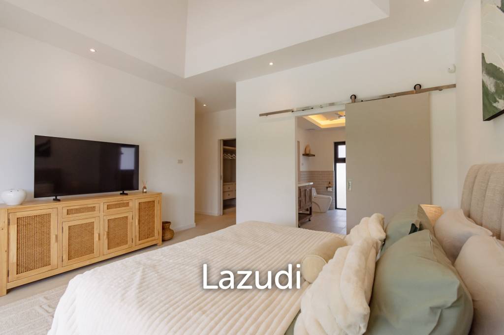 New Modern pool villa with solar in Thap Tai Hua Hin