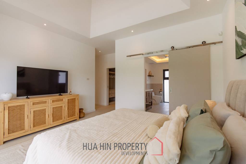 New Modern pool villa with solar in Thap Tai Hua Hin