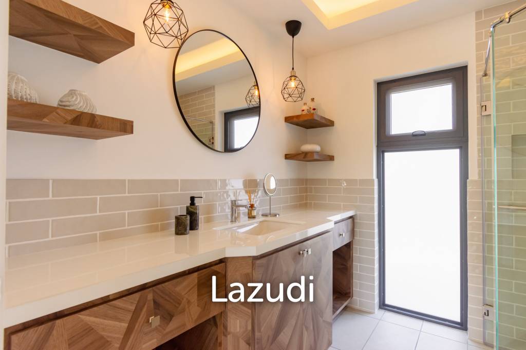 New Modern pool villa with solar in Thap Tai Hua Hin