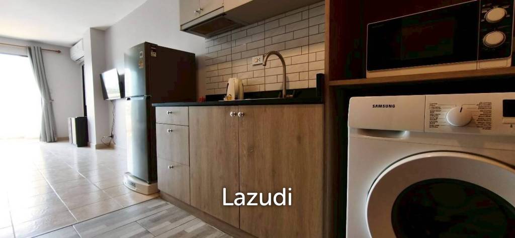 Studio 1 Bathroom 42 SQ.M. Pattaya Hill Resort