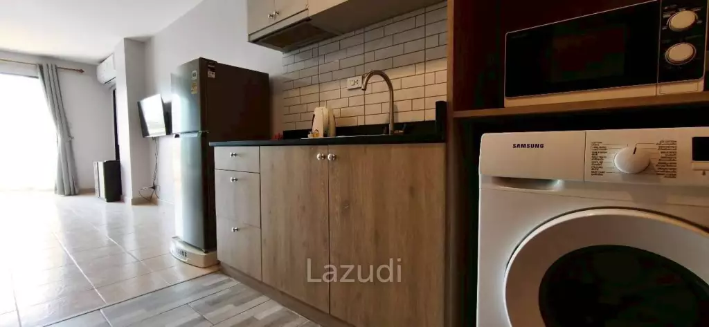 Studio 1 Bathroom 42 SQ.M. Pattaya Hill Resort