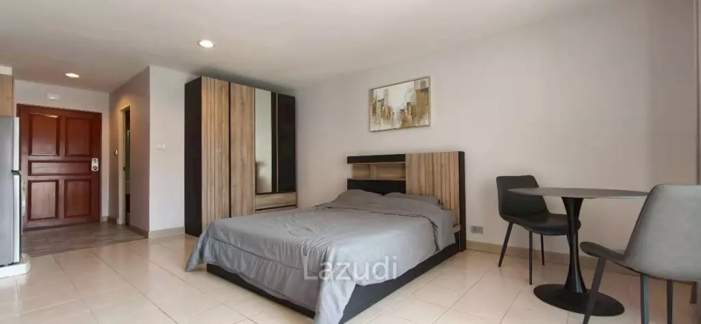 Studio 1 Bathroom 42 SQ.M. Pattaya Hill Resort