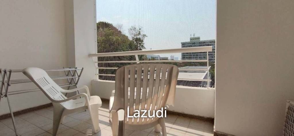 Studio 1 Bathroom 42 SQ.M. Pattaya Hill Resort