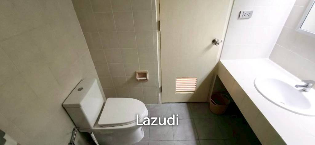 Studio 1 Bathroom 42 SQ.M. Pattaya Hill Resort