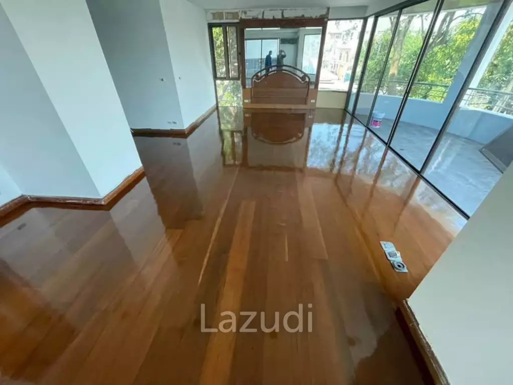 5 Bed Detached House For Sale 112 SQ.Wah