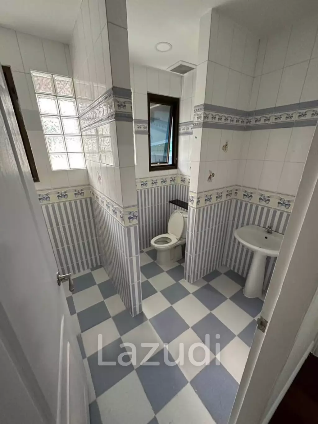 5 Bed Detached House For Sale 112 SQ.Wah