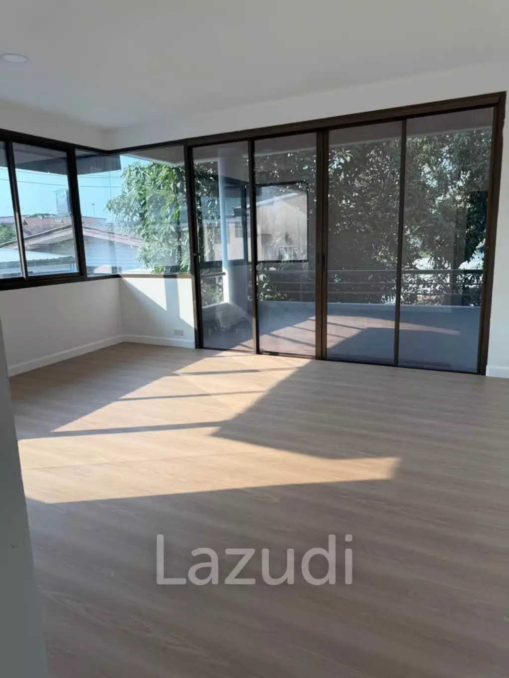 5 Bed Detached House For Sale 112 SQ.Wah