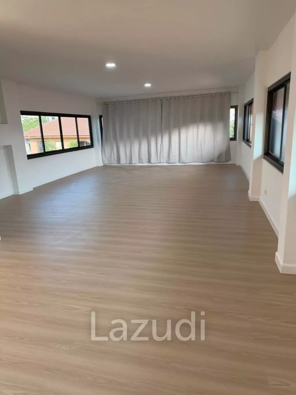 5 Bed Detached House For Sale 112 SQ.Wah