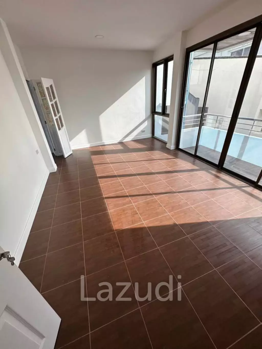 5 Bed Detached House For Sale 112 SQ.Wah