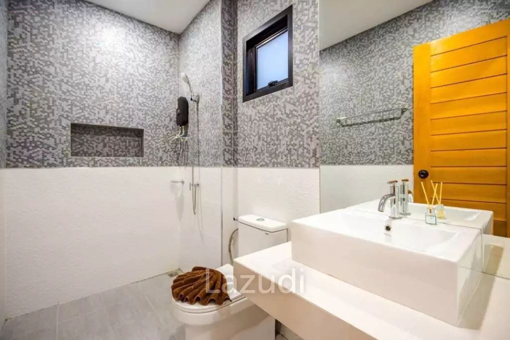 350 sqm 4 Bedroom Pool Villa for Sale in Hua Hin