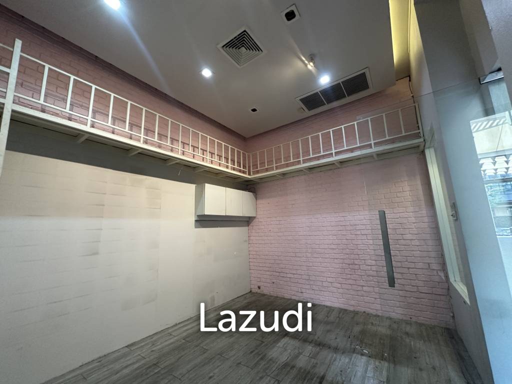 15 sqm loft-style retail unit in Lumphini Pathum Wan Bangkok