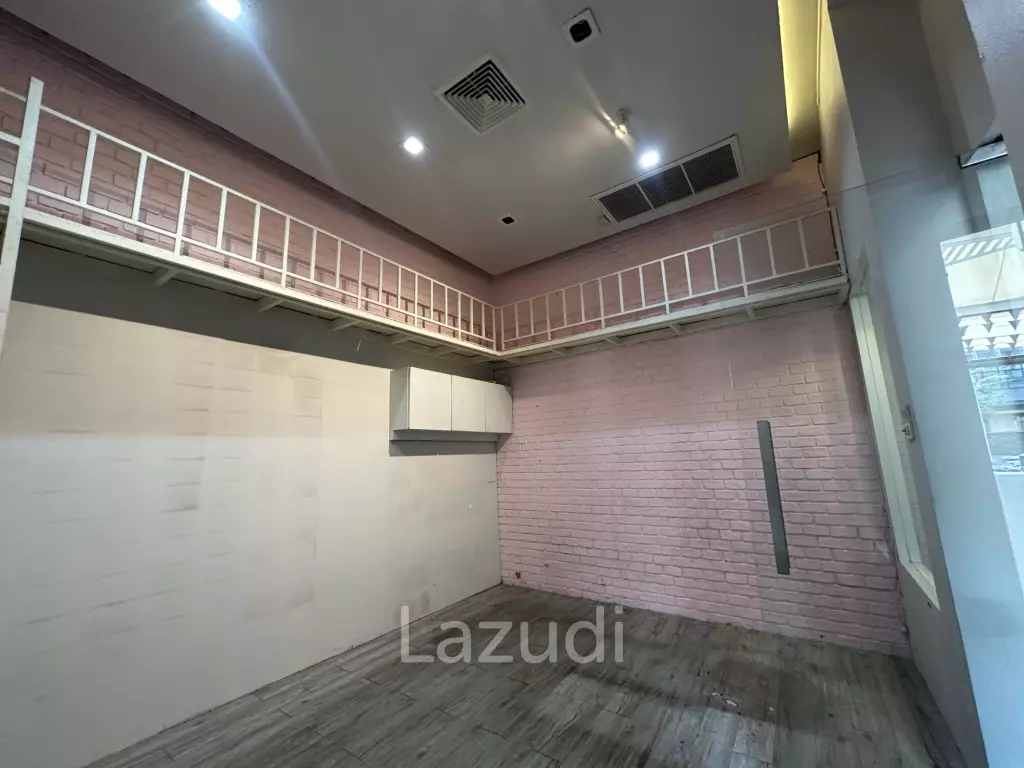 15 sqm loft-style retail unit in Lumphini Pathum Wan Bangkok