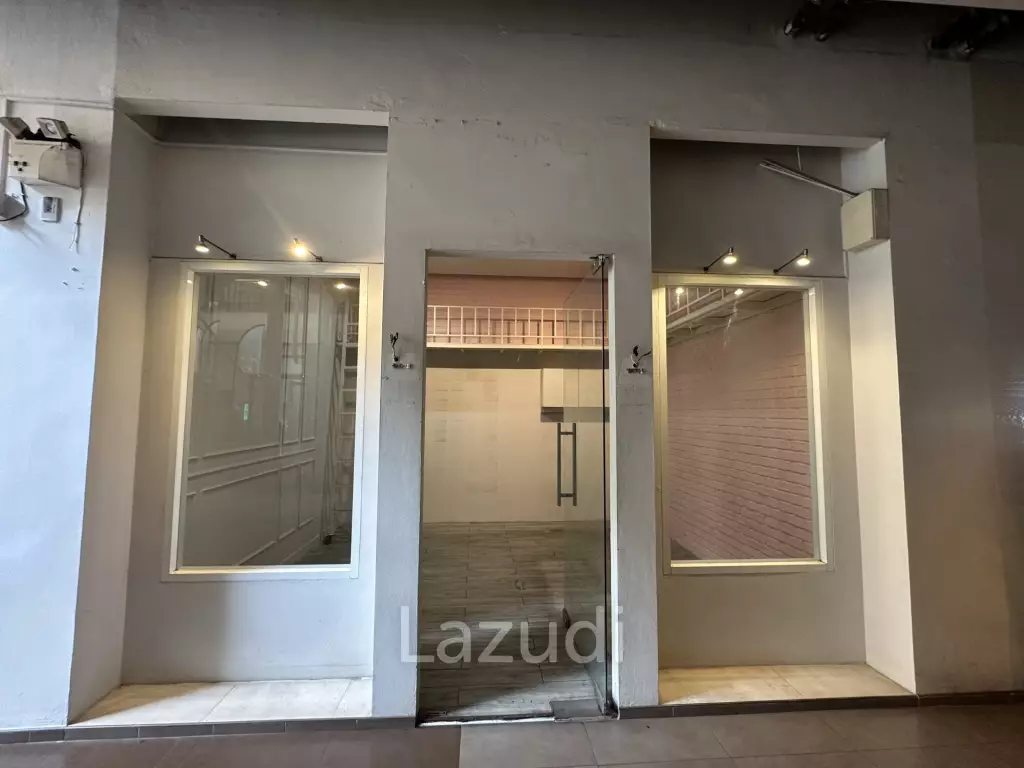 15 sqm loft-style retail unit in Lumphini Pathum Wan Bangkok