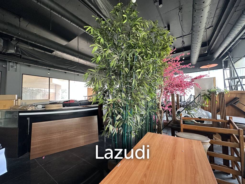 196 sqm three-storey retail space in Lumphini Pathum Wan Bangkok