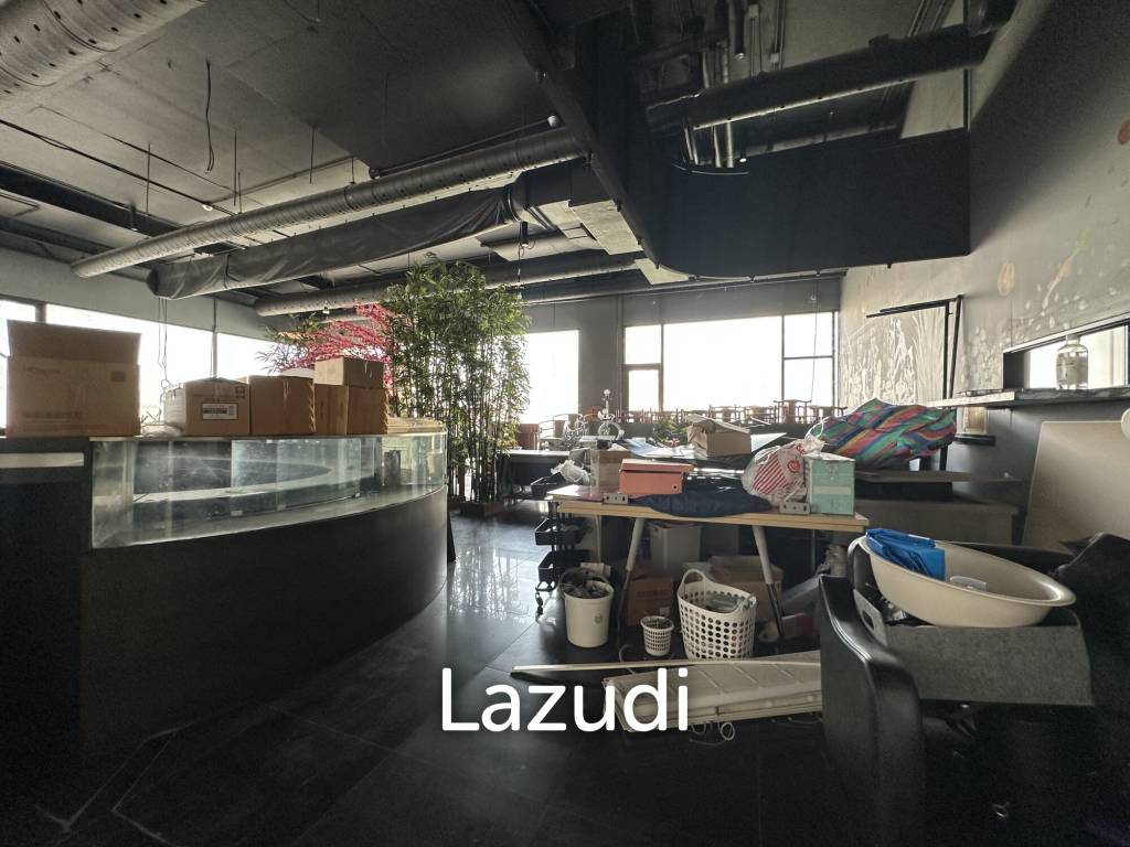 196 sqm three-storey retail space in Lumphini Pathum Wan Bangkok