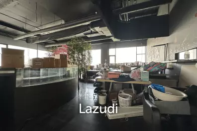 196 sqm three-storey retail space in Lumphini Pathum Wan Bangkok