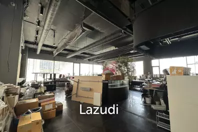 196 sqm three-storey retail space in Lumphini Pathum Wan Bangkok