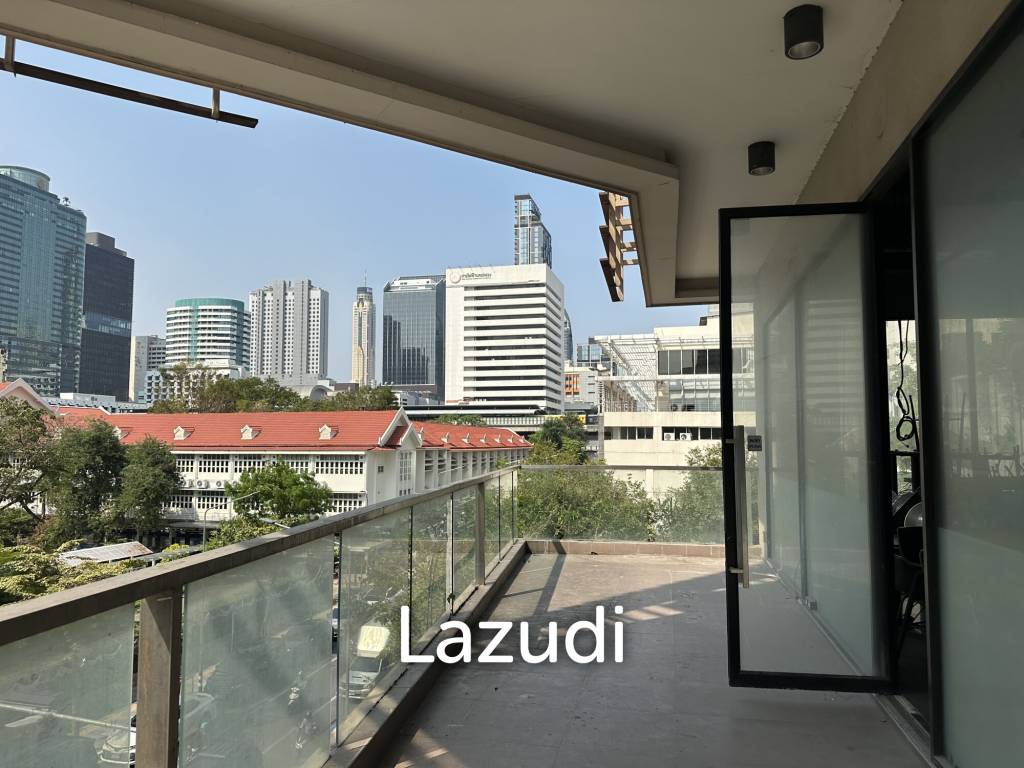 196 sqm three-storey retail space in Lumphini Pathum Wan Bangkok