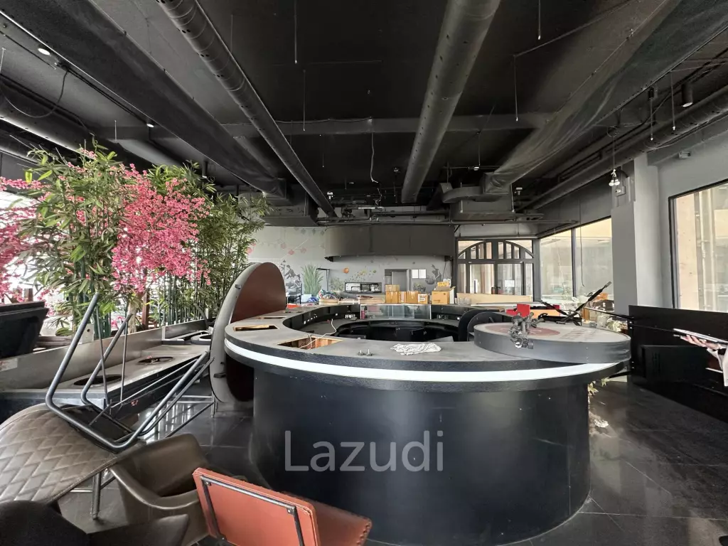 196 sqm three-storey retail space in Lumphini Pathum Wan Bangkok