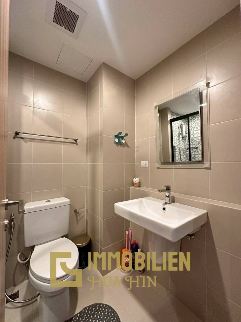 Studio-Eigentumswohnung / voll möbliert / Balkon