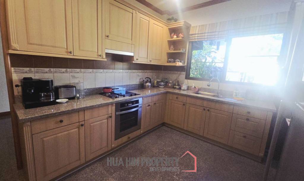 A beautiful , spacious home in Samor Phrong