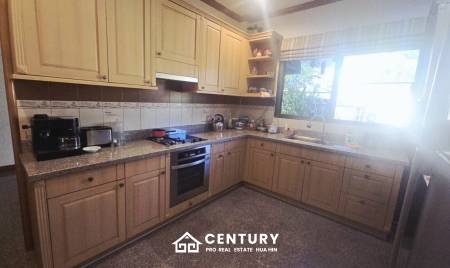 A beautiful , spacious home in Samor Phrong