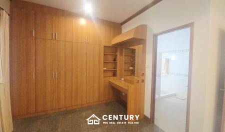 A beautiful , spacious home in Samor Phrong