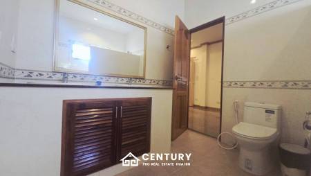 A beautiful , spacious home in Samor Phrong