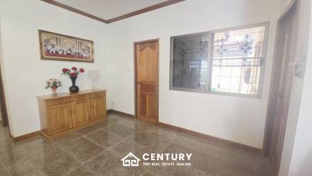 A beautiful , spacious home in Samor Phrong