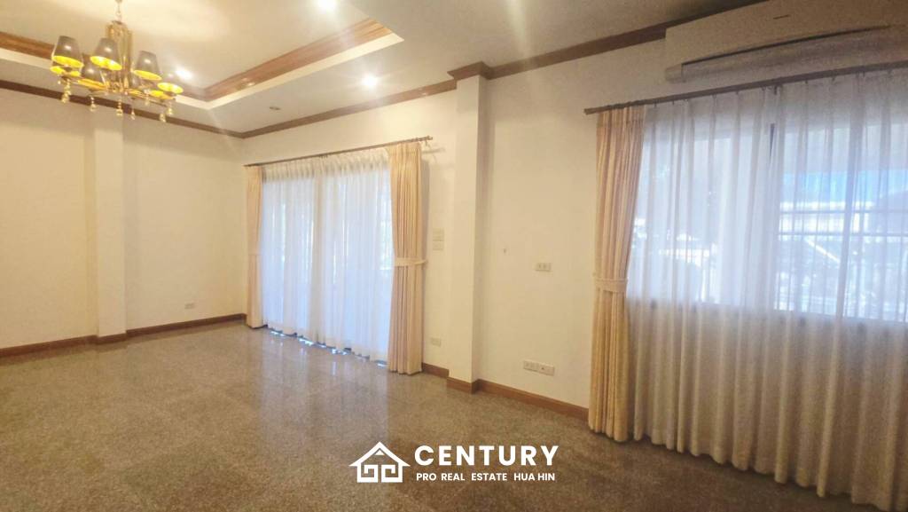 A beautiful , spacious home in Samor Phrong