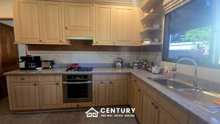 A beautiful , spacious home in Samor Phrong