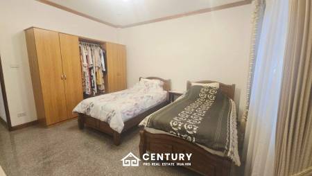 A beautiful , spacious home in Samor Phrong