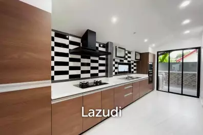 วิลล่าโมเดิร์นชั้นเดียว 220 ตร.ม. พร้อมสระส่วนตัว ทำเลหนองปรือ บางละมุง
