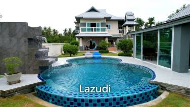 Absolute Beachfront 5 Bed Pool Villa at Kuiburi