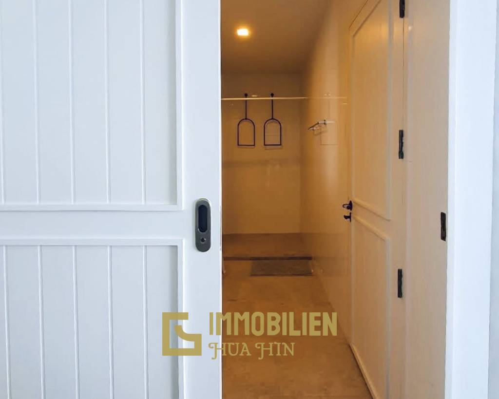 4. Stock / 2 Schlafzimmer + 2 Bäder / Balkon