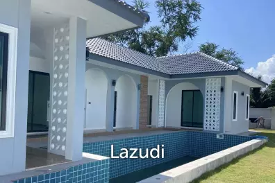 Modern 250 sqm pool villa for sale in Pran Buri