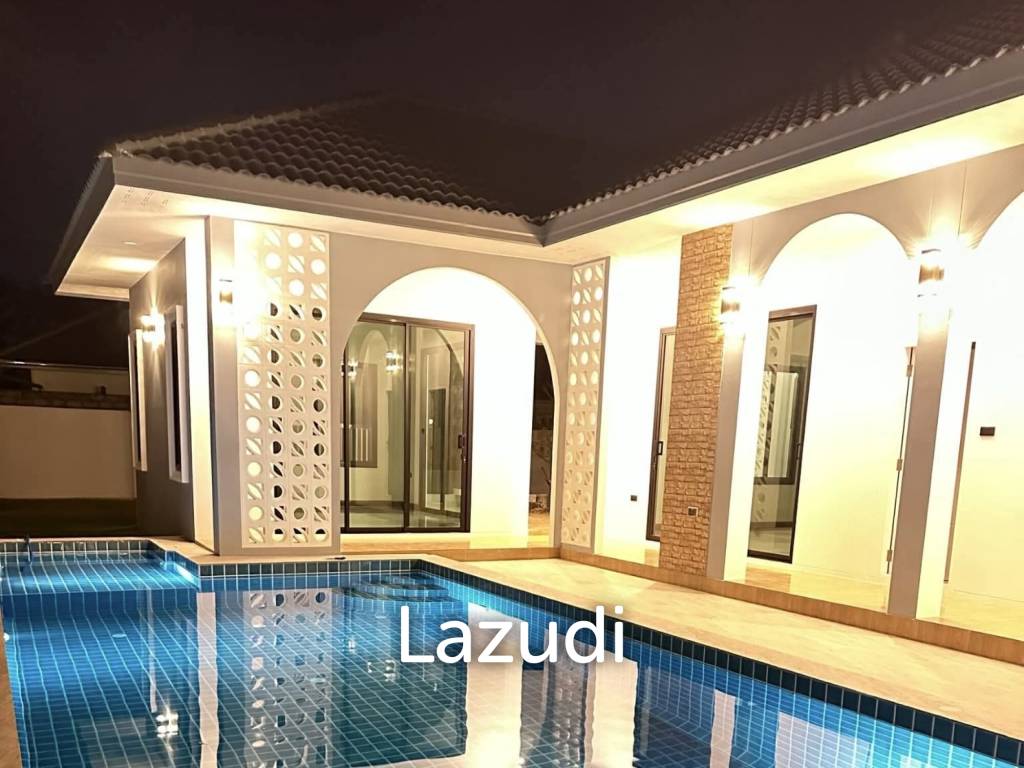 Modern 250 sqm pool villa for sale in Pran Buri