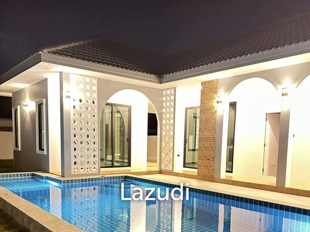 Modern 250 sqm pool villa for sale in Pran Buri