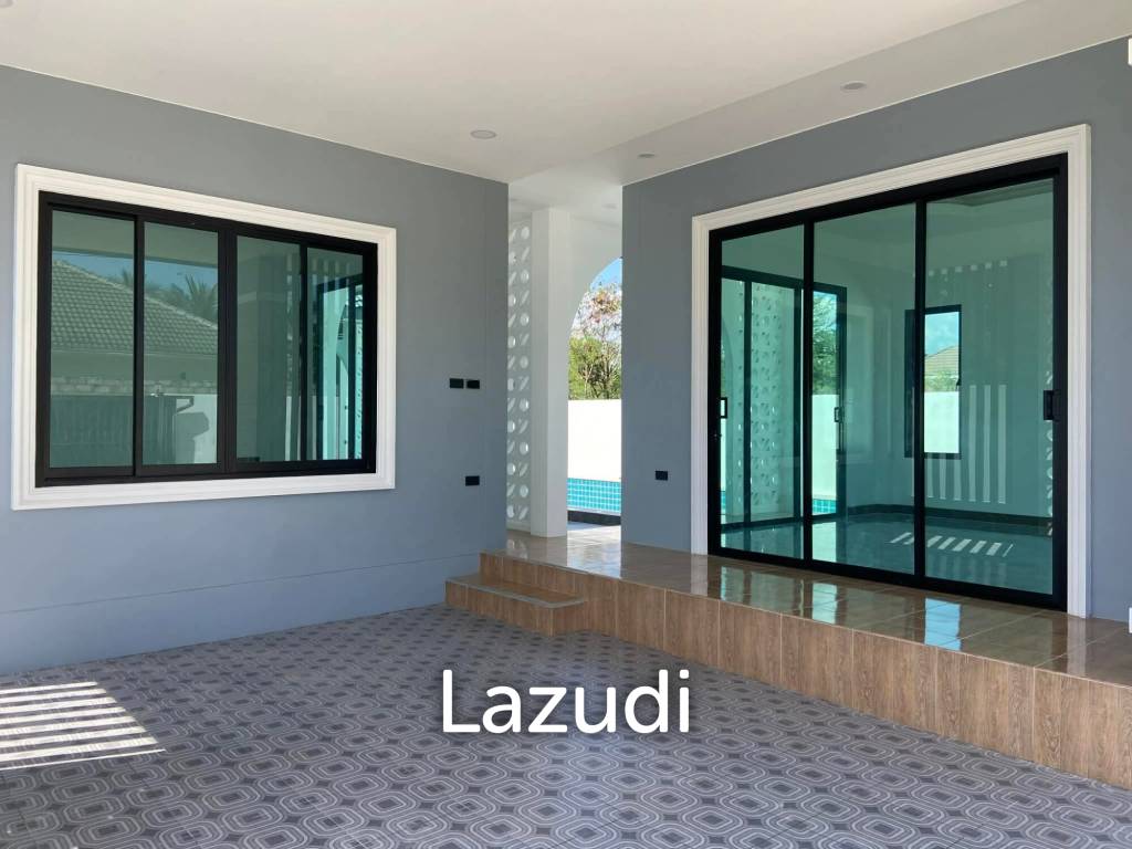 Modern 250 sqm pool villa for sale in Pran Buri