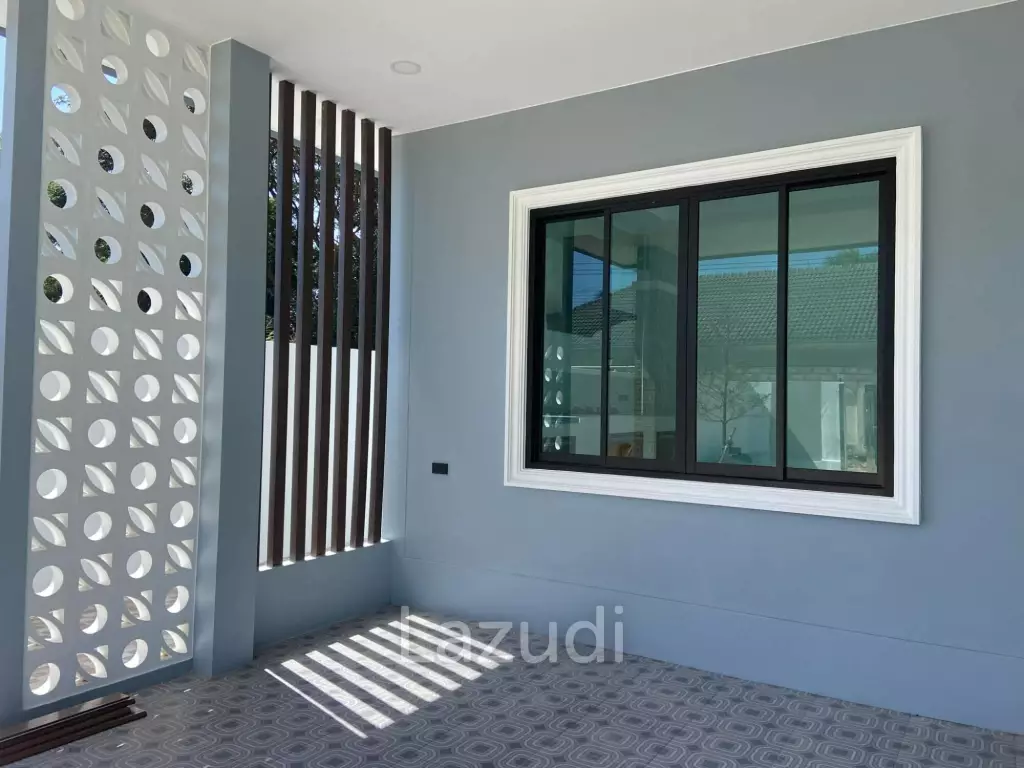 Modern 250 sqm pool villa for sale in Pran Buri