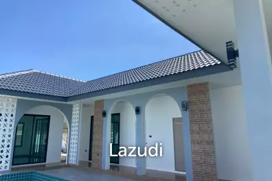 Modern 250 sqm pool villa for sale in Pran Buri
