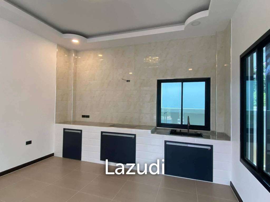 Modern 250 sqm pool villa for sale in Pran Buri