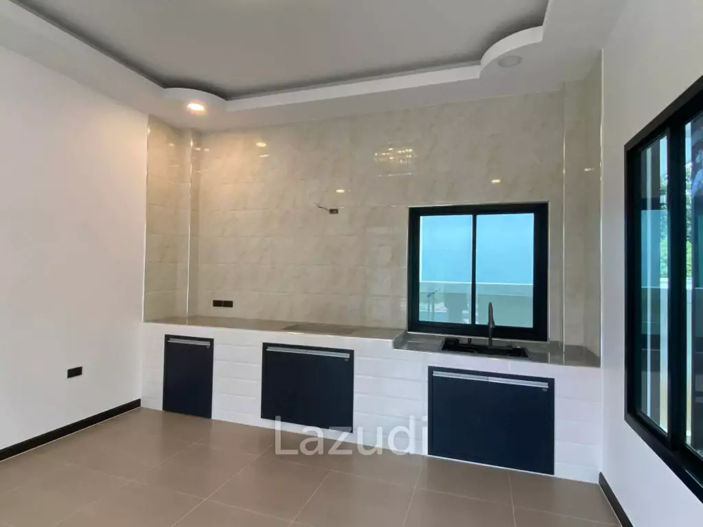 Modern 250 sqm pool villa for sale in Pran Buri