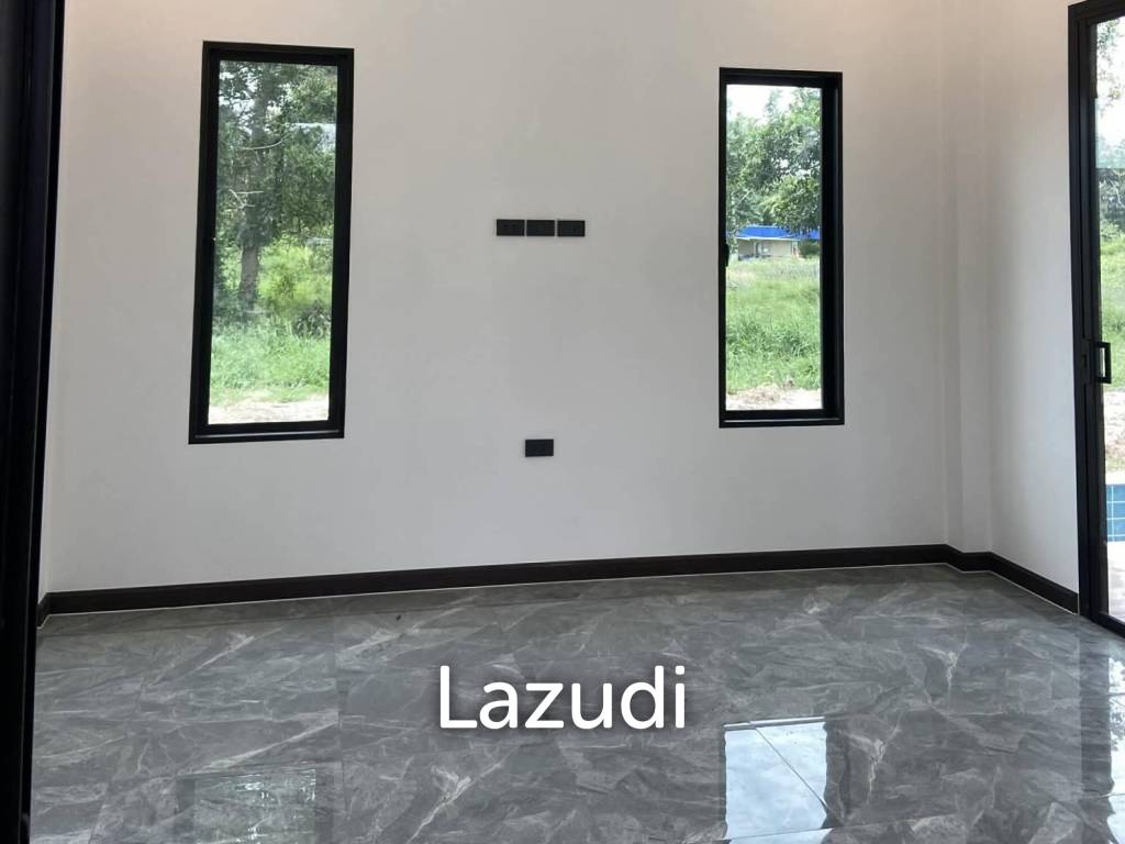 Modern 250 sqm pool villa for sale in Pran Buri