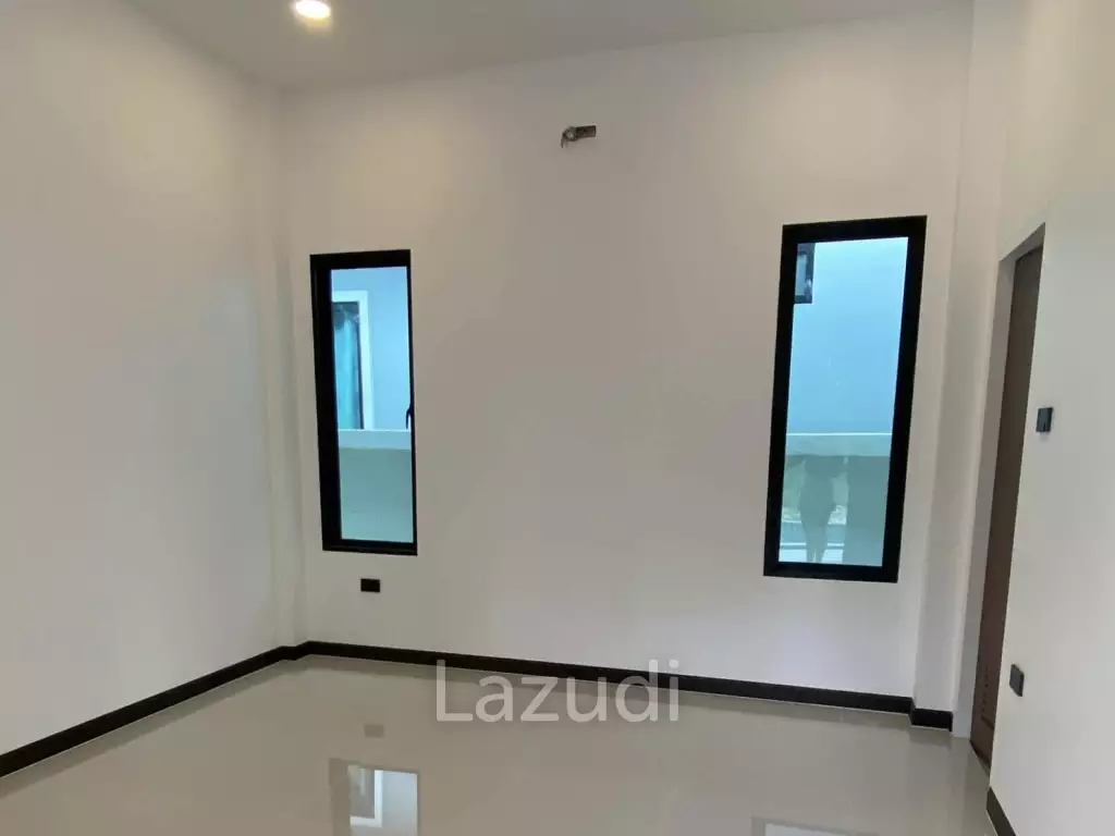 Modern 250 sqm pool villa for sale in Pran Buri