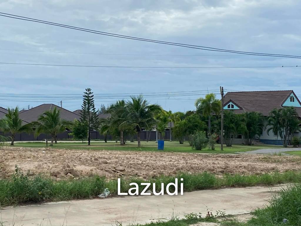 Modern 250 sqm pool villa for sale in Pran Buri