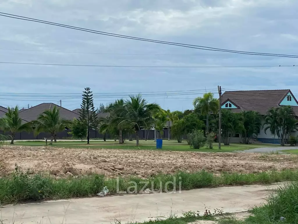 Modern 250 sqm pool villa for sale in Pran Buri