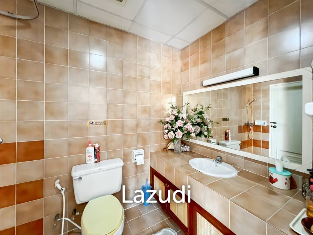 138 sqm 2 Bedroom Beachfront Condo in Cha-Am Laguna Condominium